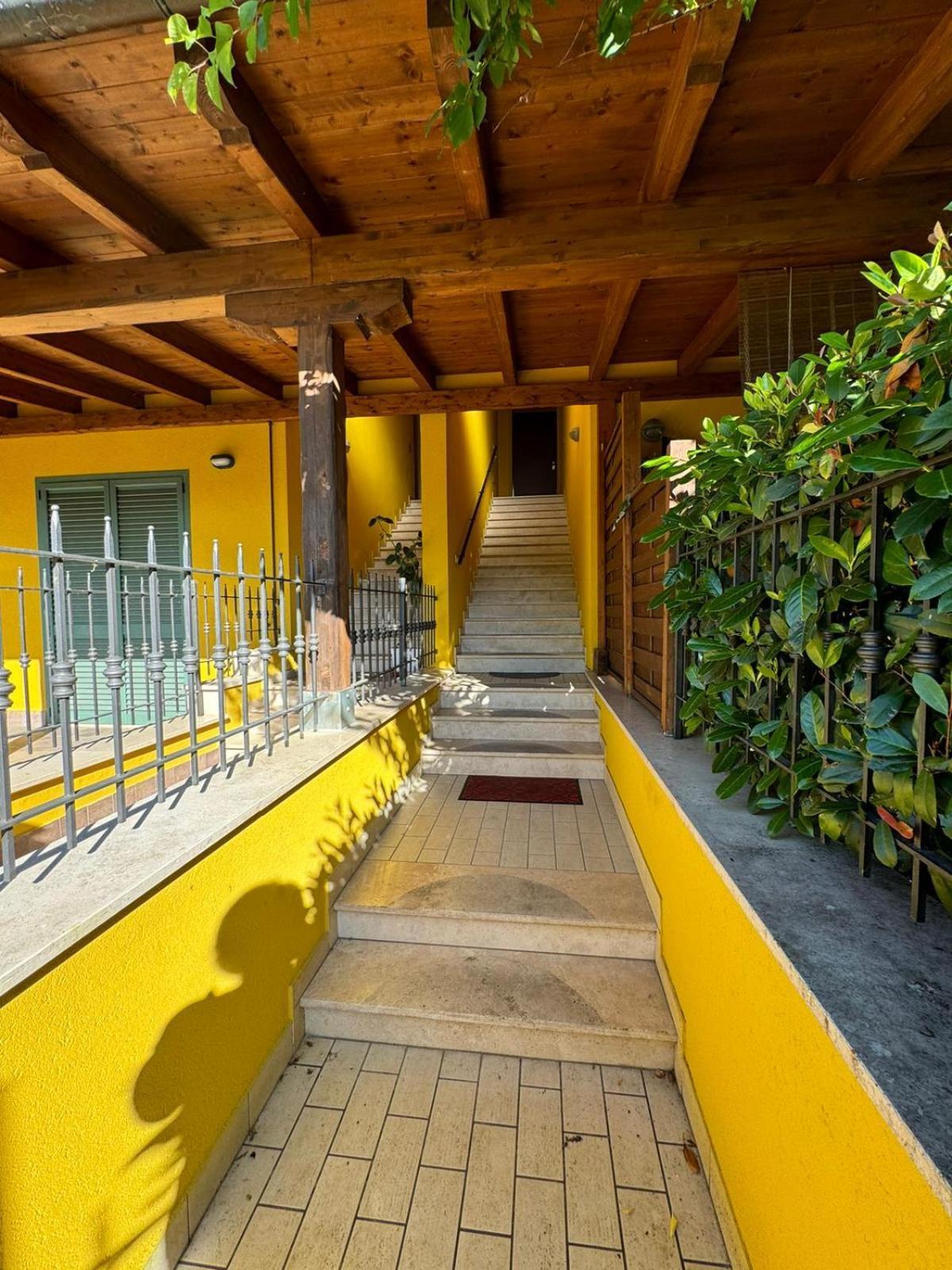 Апартаменты La Casa Di Glenda Ospedale Терни Экстерьер фото